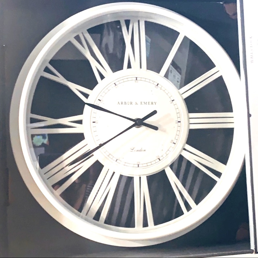 Threshold wall clock white 32.9 cm